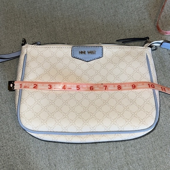 Nine West Wristlet/Clutch - Picture 6 of 8